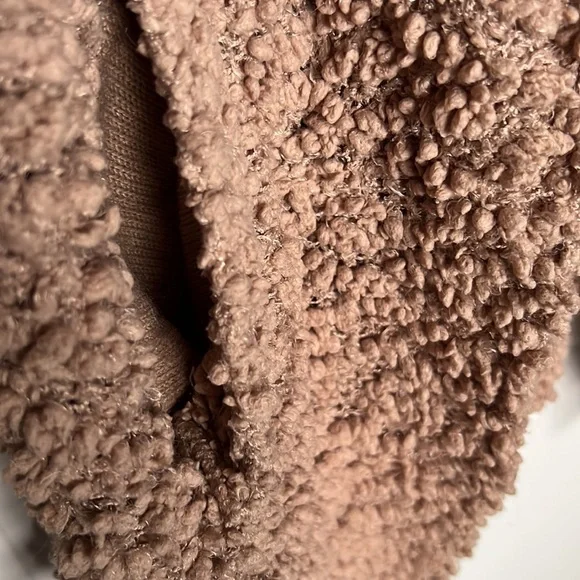 Altard State Size Small Sherpa Vest - Picture 4 of 4